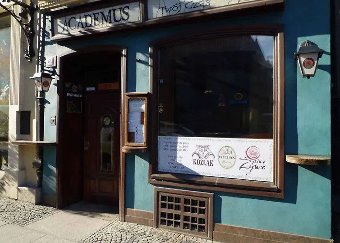 Academus Pub & Guest House